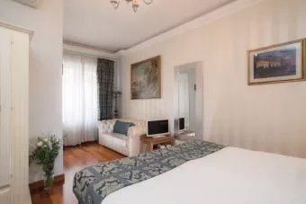 B&B a 300 metri da Stazione San Pietro Roma