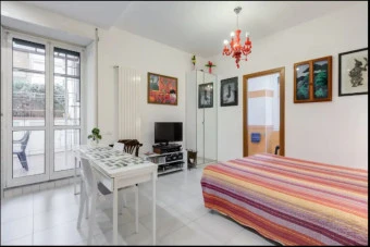 Appartamento con 2 camere indipendenti e bagno privato Roma