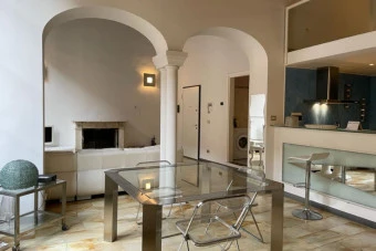 Caratteristico appartamento in palazzo Antinori